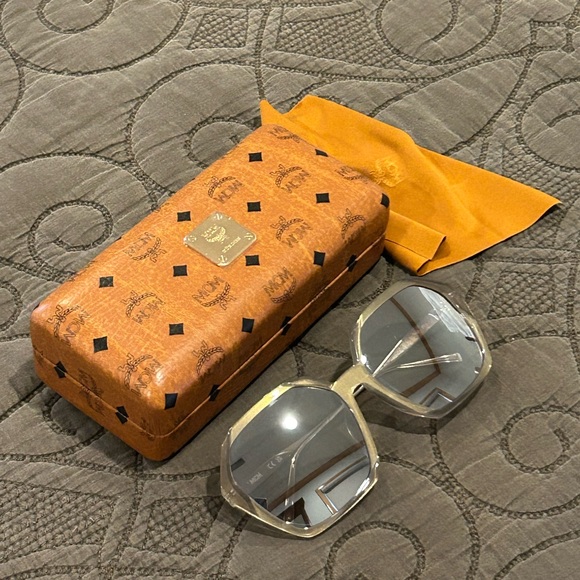MCM | Accessories | Mcm 6mm Geometric Sunglasses In  display picture 3
